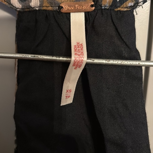 Free people strawberry tank xs - Picture 3 of 5